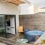 Apartment Marketplace 1 *