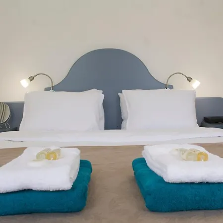 Apartment Marketplace 1 *